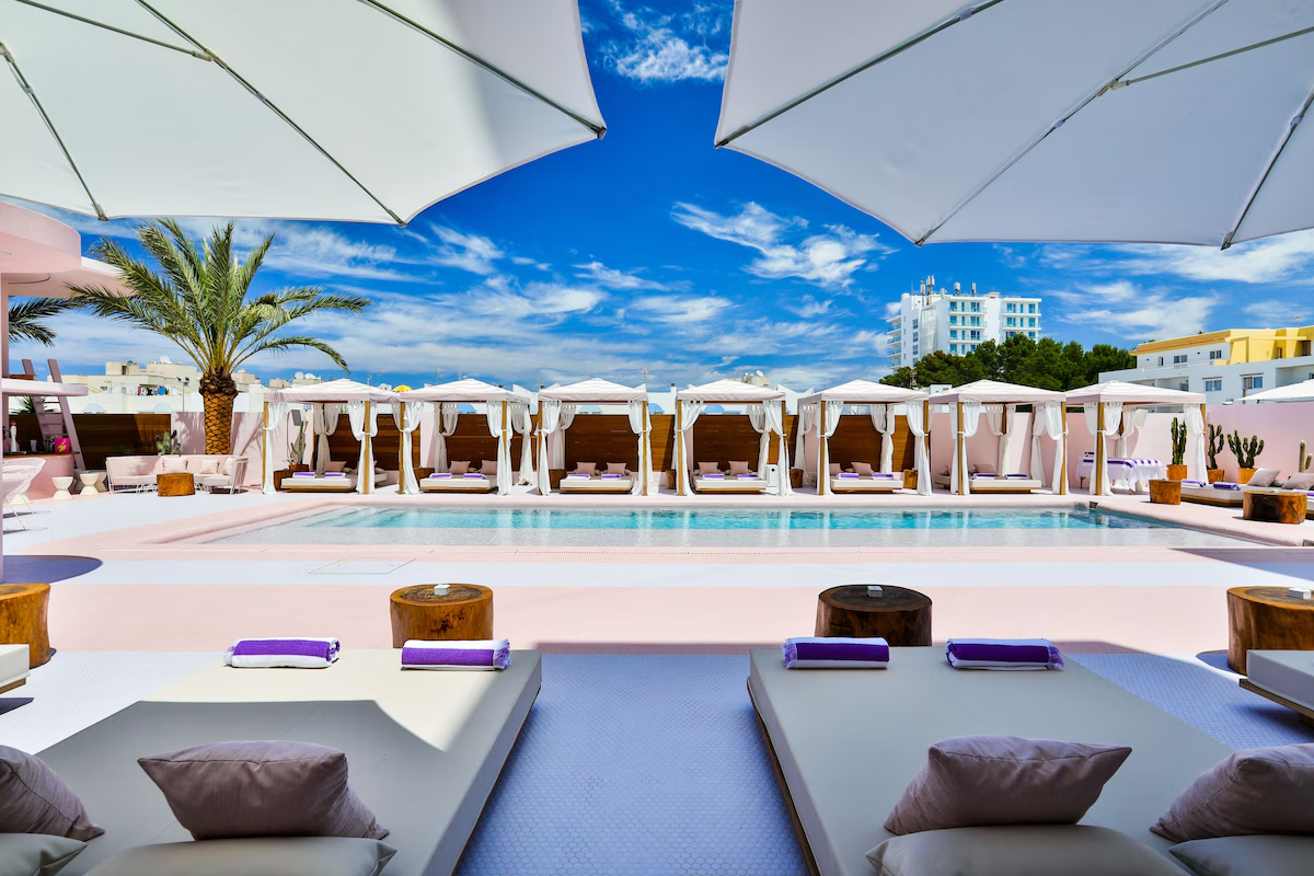 hotel piscine rose