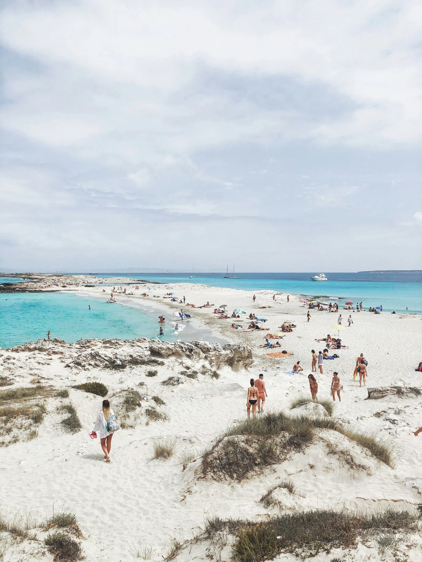 Langue de sable blanc de Ses Illetes vue des dunes, Formentera