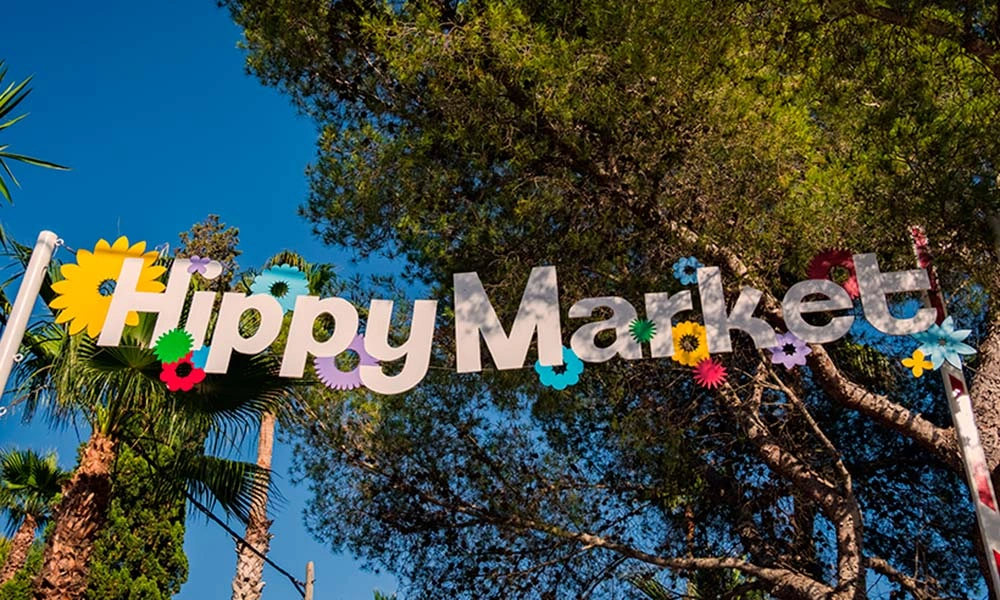 hippy market ibiza Marché hippie à Ibiza, étals d artisanat