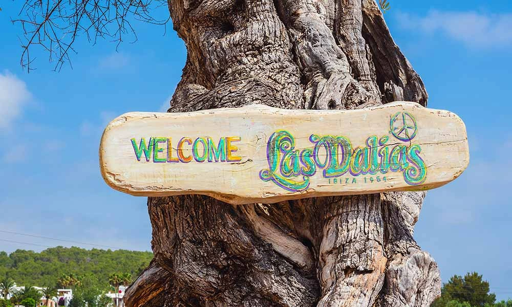 las dalias market ibiza credito editorial helena gh shutterstock Foule au marché de Las Dalias, Ibiza