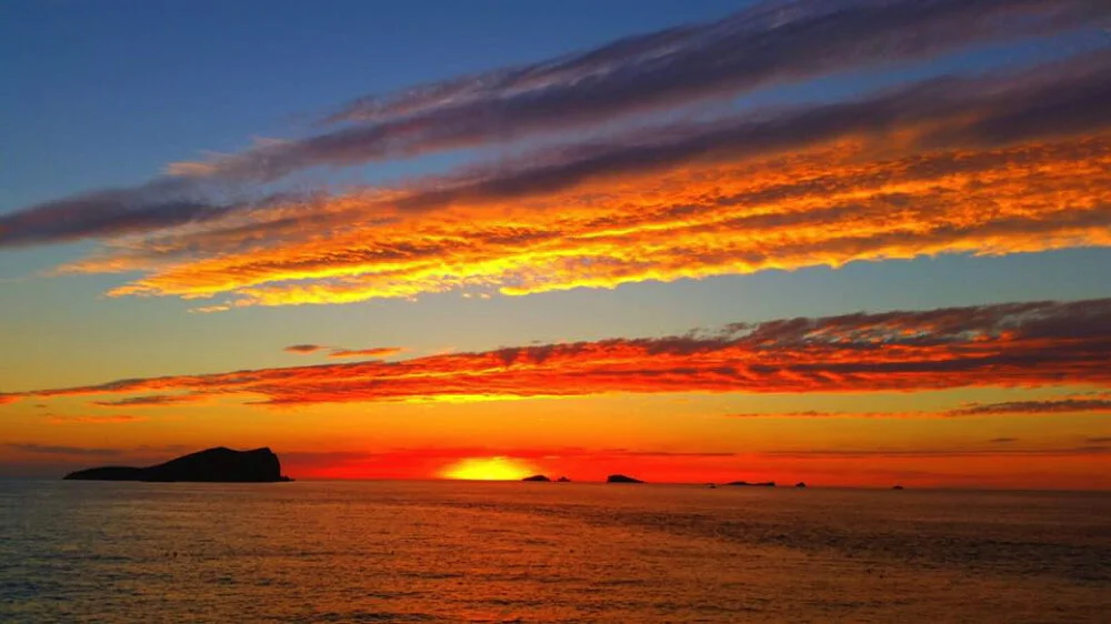 sunsetcalacomte sunsetcalacomte