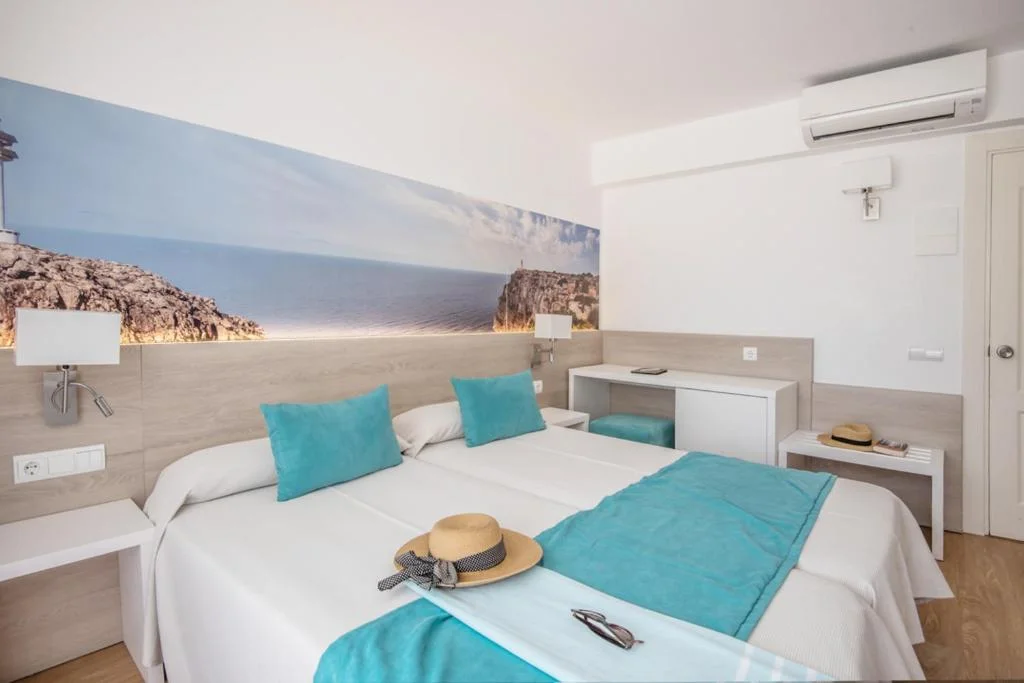 Chambre de l'Hostal Es Pi sur la côte sud de Formentera