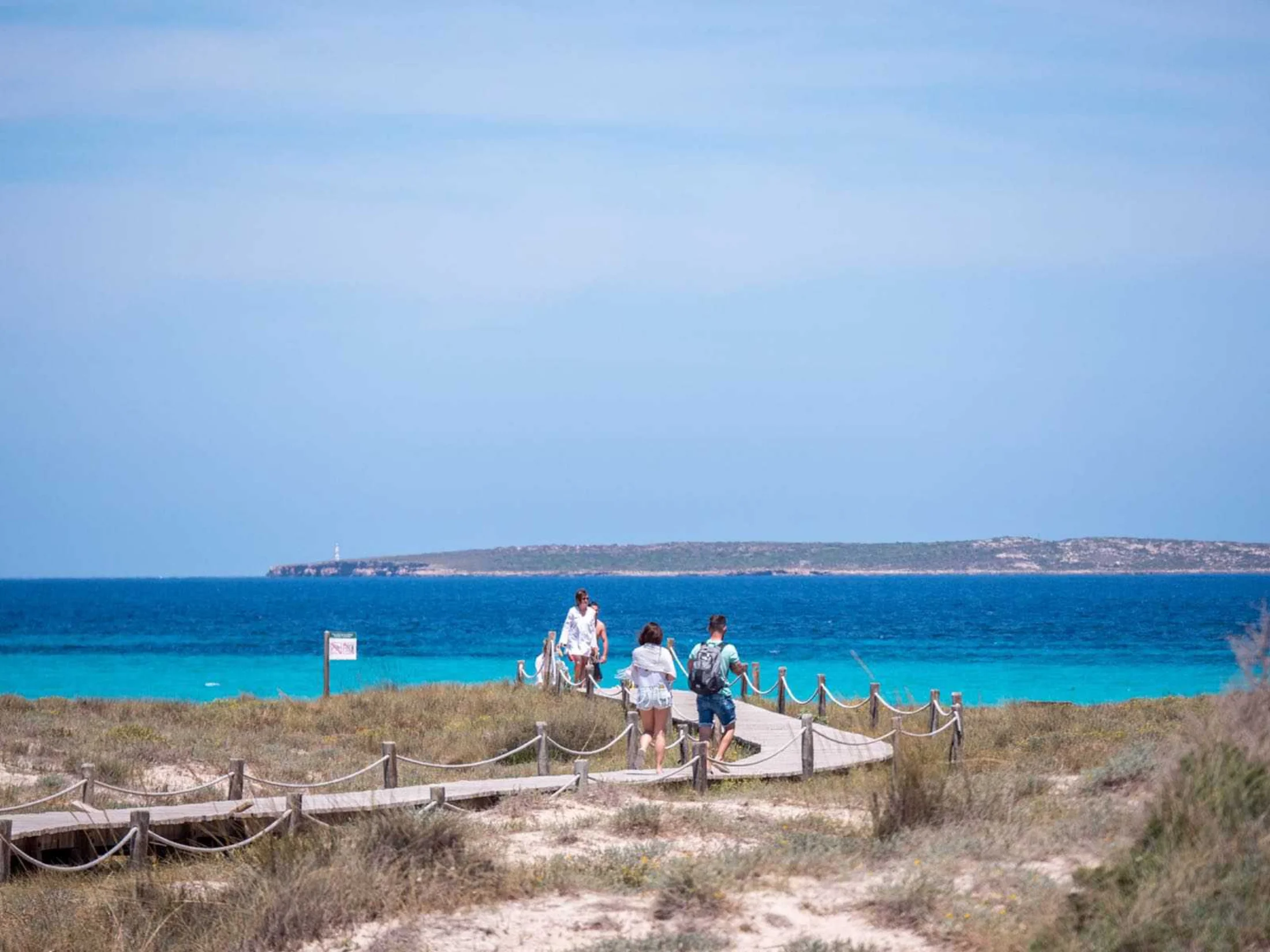 trocadors passerelle espalmador Passerelle des Trucadors vers la mer avec Espalmador à l'horizon, Formentera