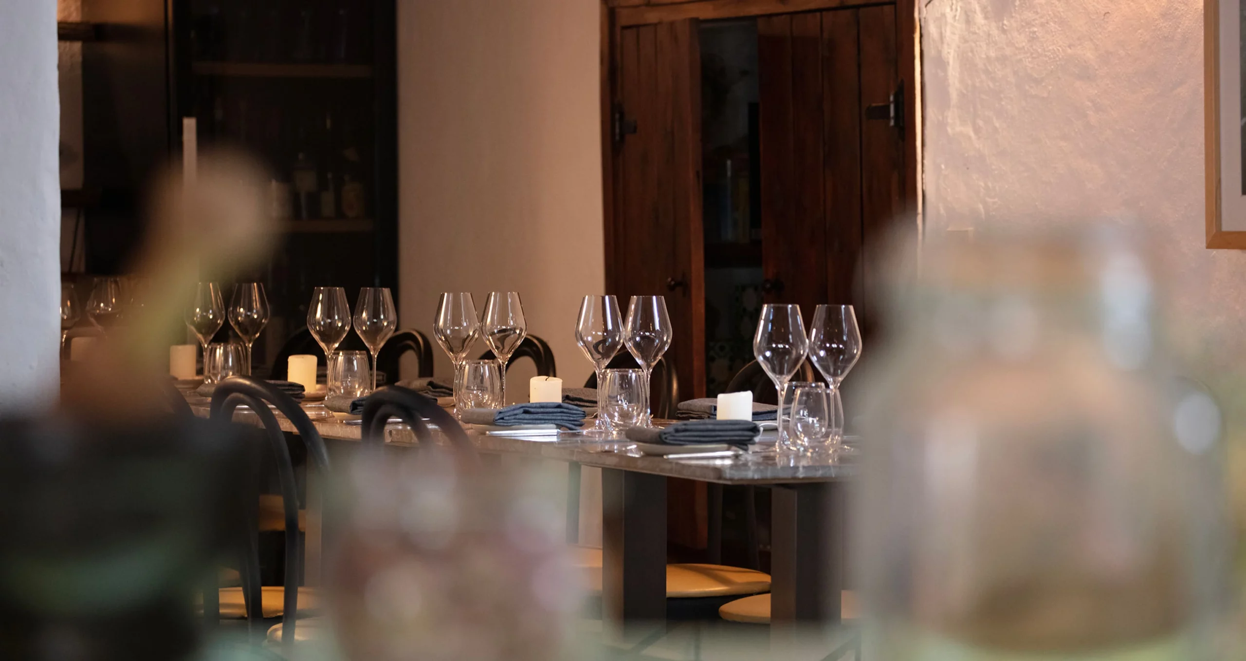 Salle intimiste du restaurant Ibiza Food Studio