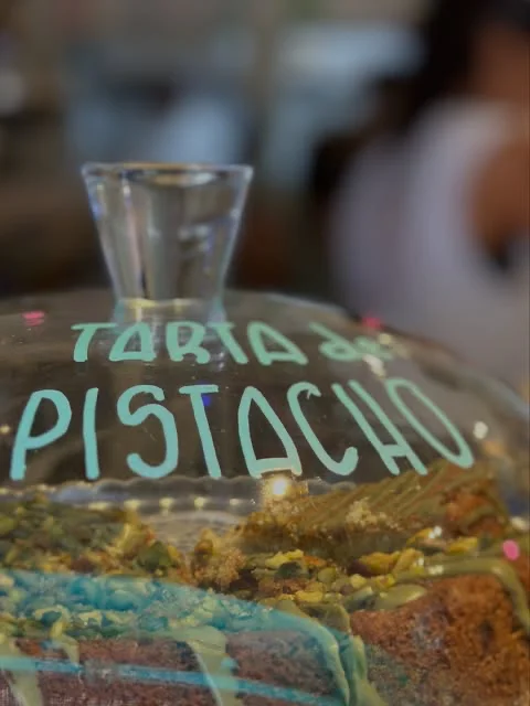 la kasa formentera gateau pistache Gâteau à la pistache sous cloche en verre à La Kasa, Es Pujols, Formentera
