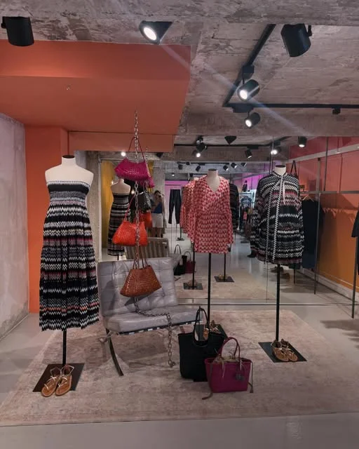 Présentation de robes et sacs Missoni chez Mayurka Ibiza