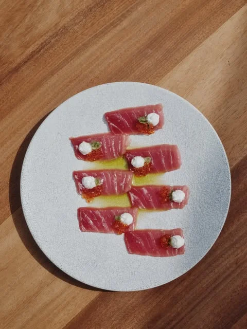 Sashimi de thon au restaurant Urusai Ibiza