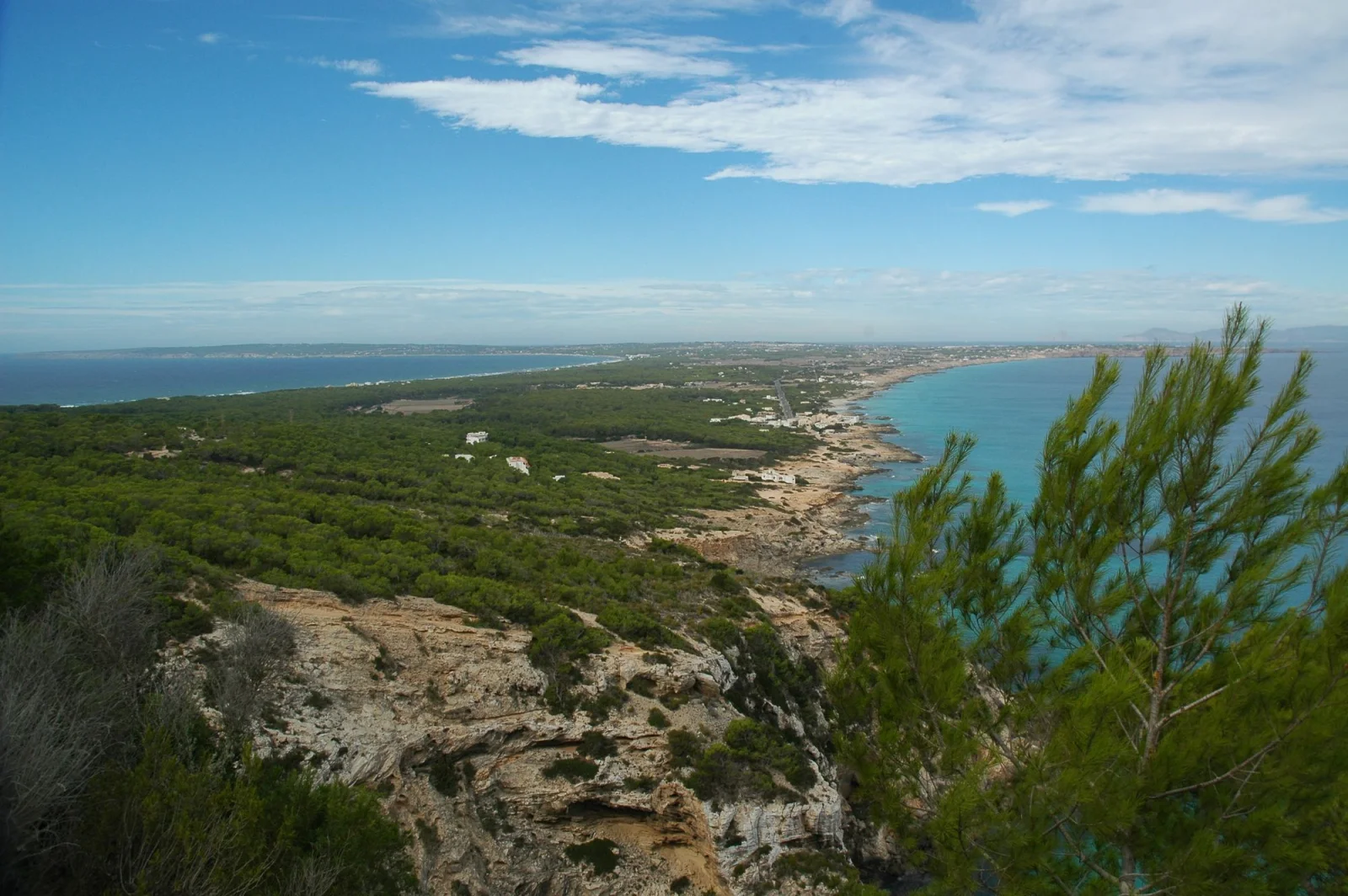 excursion bus formentera panorama Vue panoramique sur Formentera depuis le mirador de La Mola