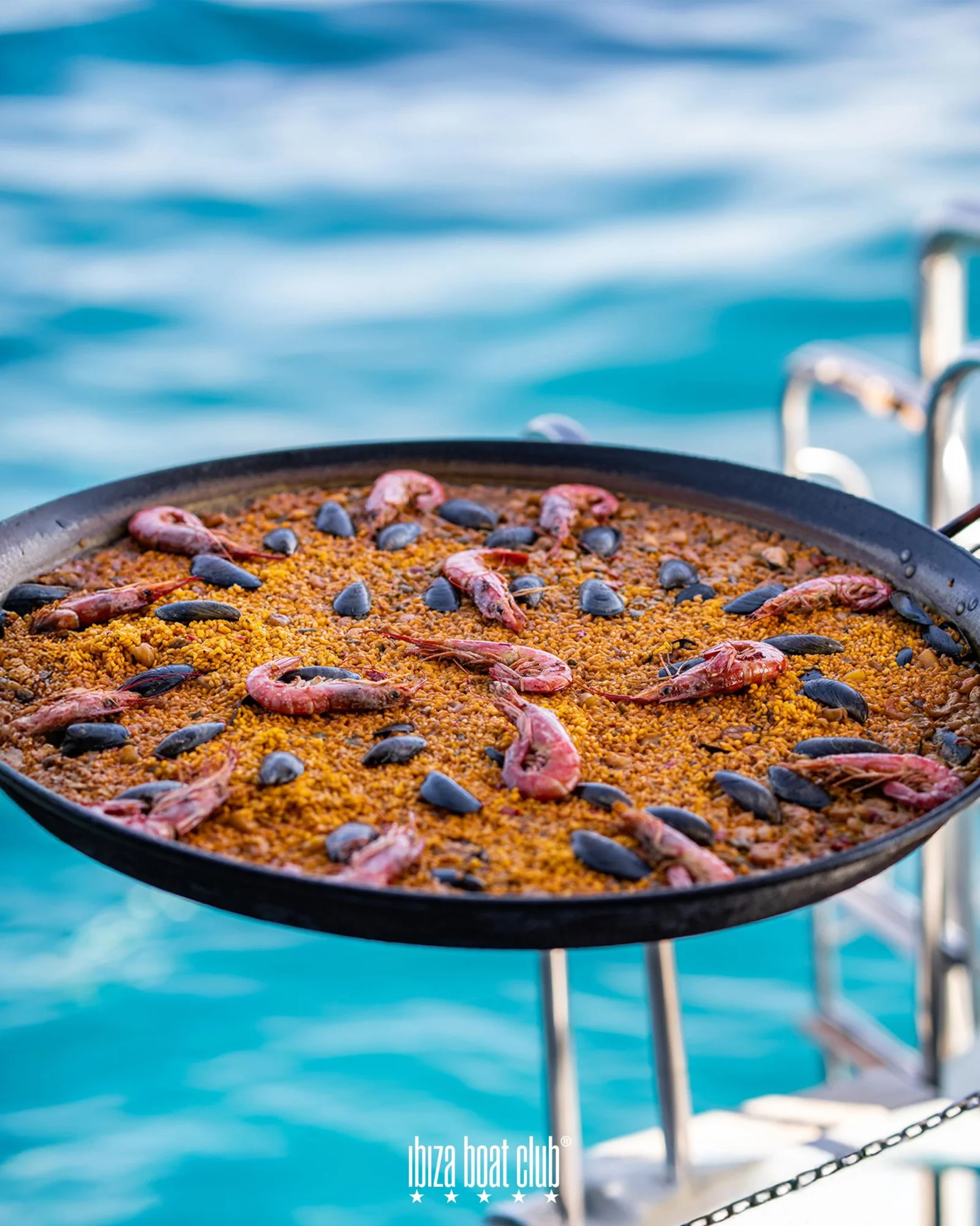 ibiza boat club formentera 2 Paella servie à bord du bateau