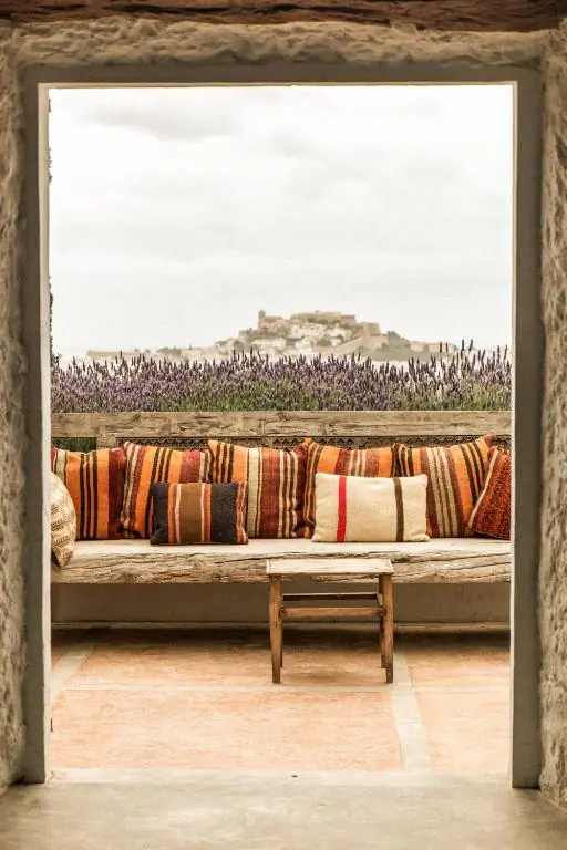 Casa Maca 2 Terrasse aux coussins rayés de Casa Maca avec vue sur Dalt Vila
