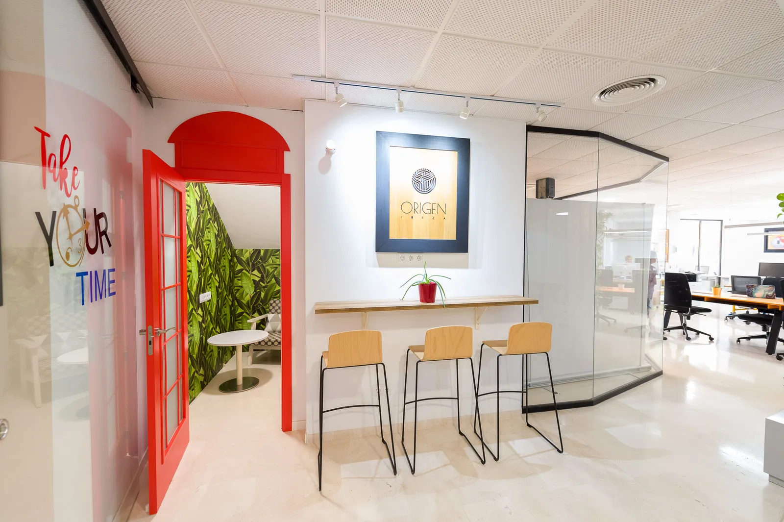 coworking ibiza origen accueil Accueil lumineux du coworking Origen Ibiza, à Talamanca