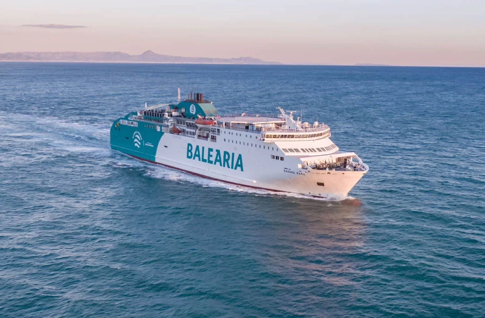 Ferry Baleària en mer, la liaison pour venir à Ibiza avec sa voiture depuis le continent