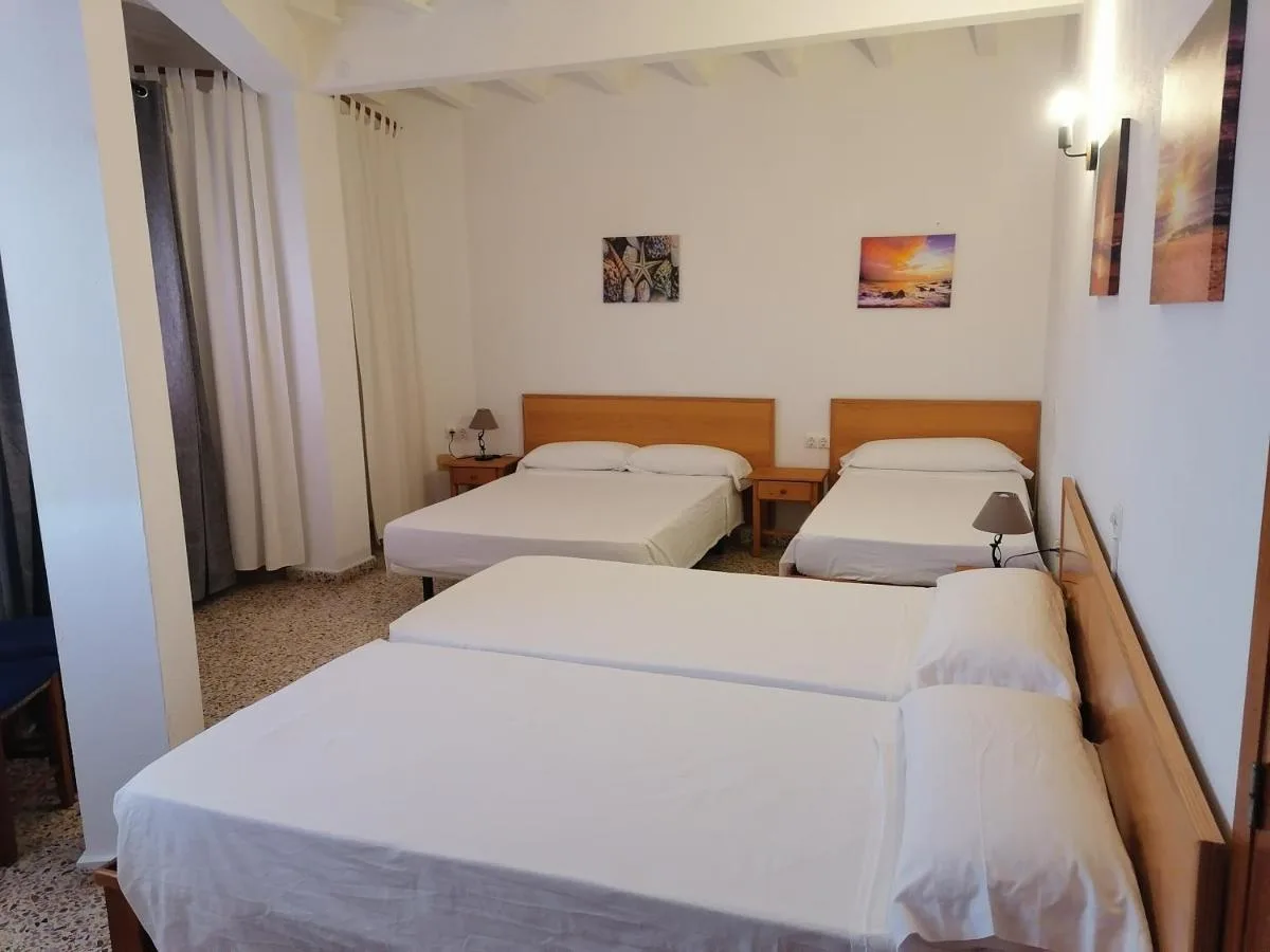 hostal pepe sant ferran formentera chambre familiale Chambre familiale avec plusieurs lits de l'Hostal Pepe à Sant Ferran