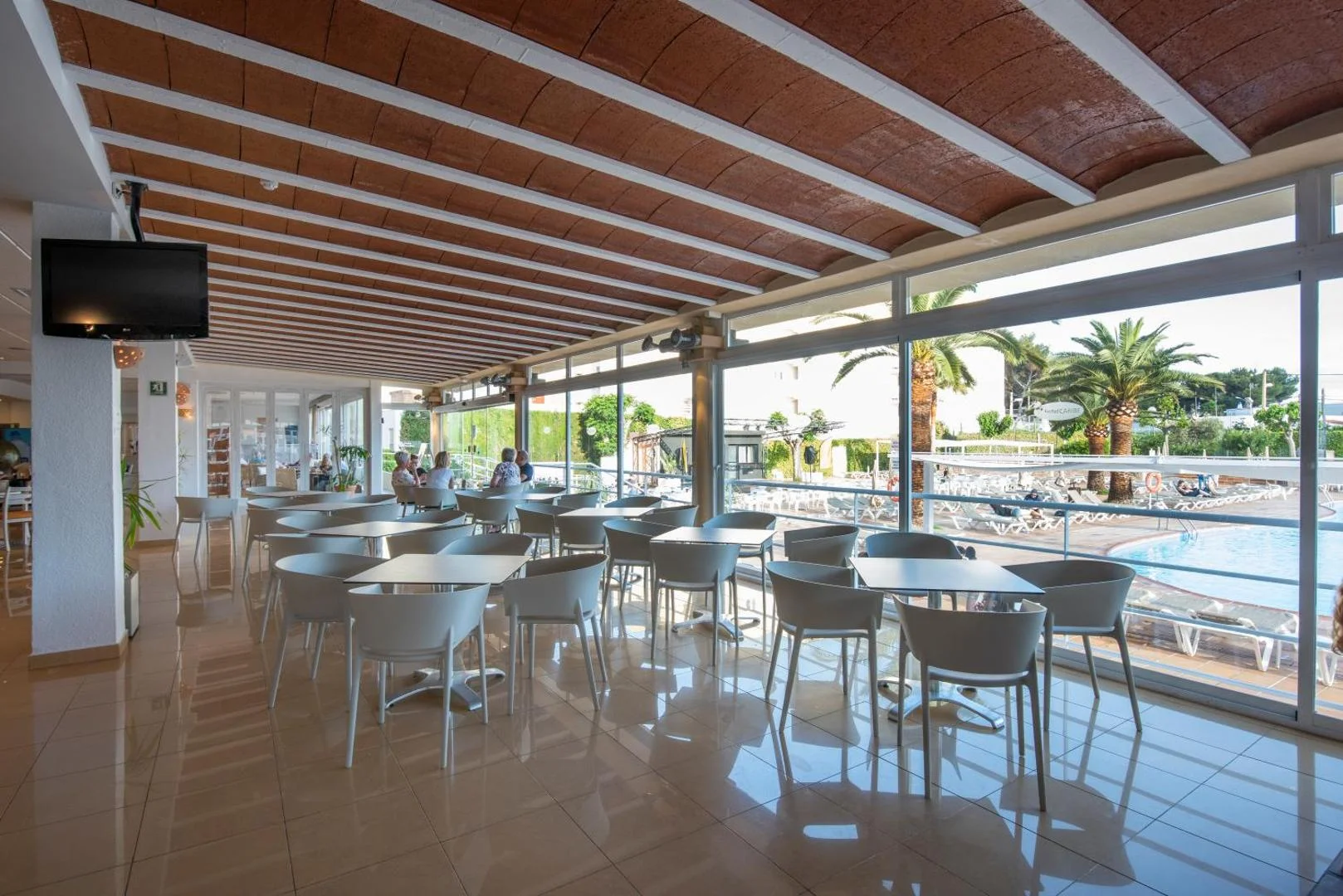 hotel caribe ibiza es canar restaurant salle du restaurant buffet de l'Hotel Caribe Ibiza