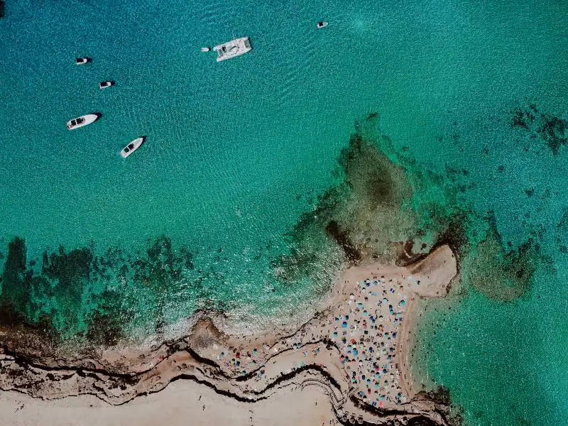 ibiza cala comte Cala Comte, eau turquoise et îlots à Ibiza