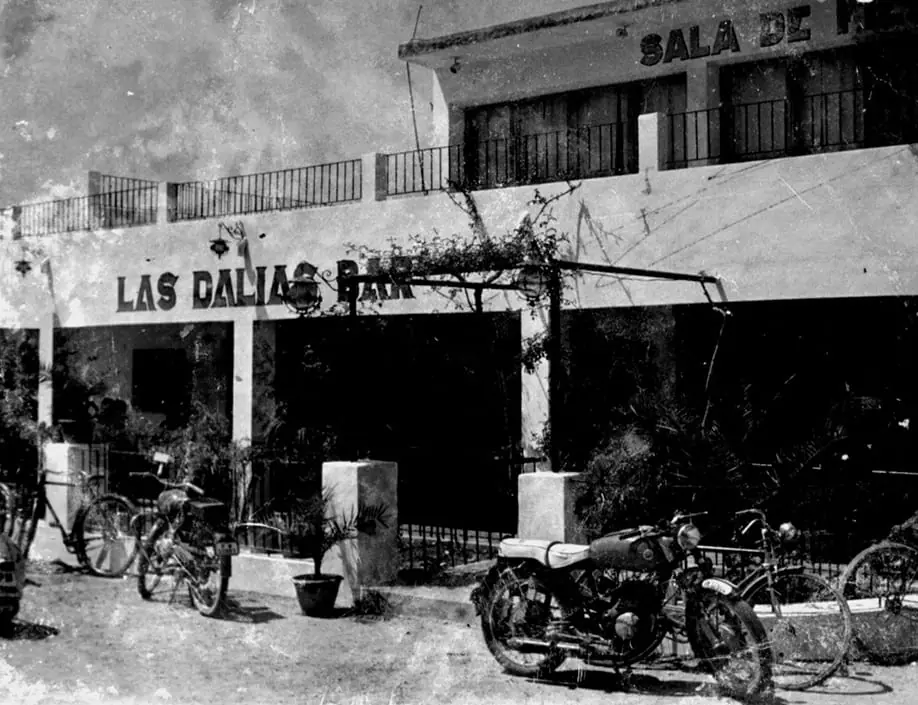 Façade de Las Dalias Bar à Sant Carles dans les années 1950, photo d'archive