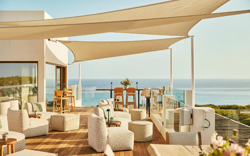 ternaka formentera 3 Terrasse lounge face à la mer de l'hôtel Teranka Formentera